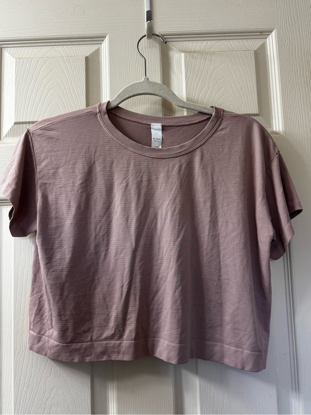 avocado Mauve Cropped Short Sleeve Tee